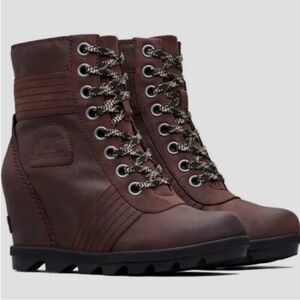 Sorel Lexie Wedge Leather Ankle Bootie size 9